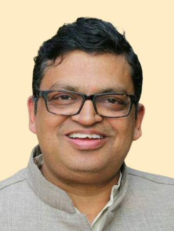 {{Section 7_IMAGEALT_Program 4_370x490}}